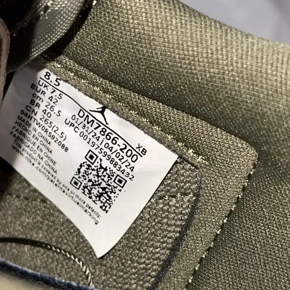 Travis Scott X Nike Air Jordan 1 Retro Low ‘Reverse Olive’ | Size 8.5 Men - Picture 3 of 6